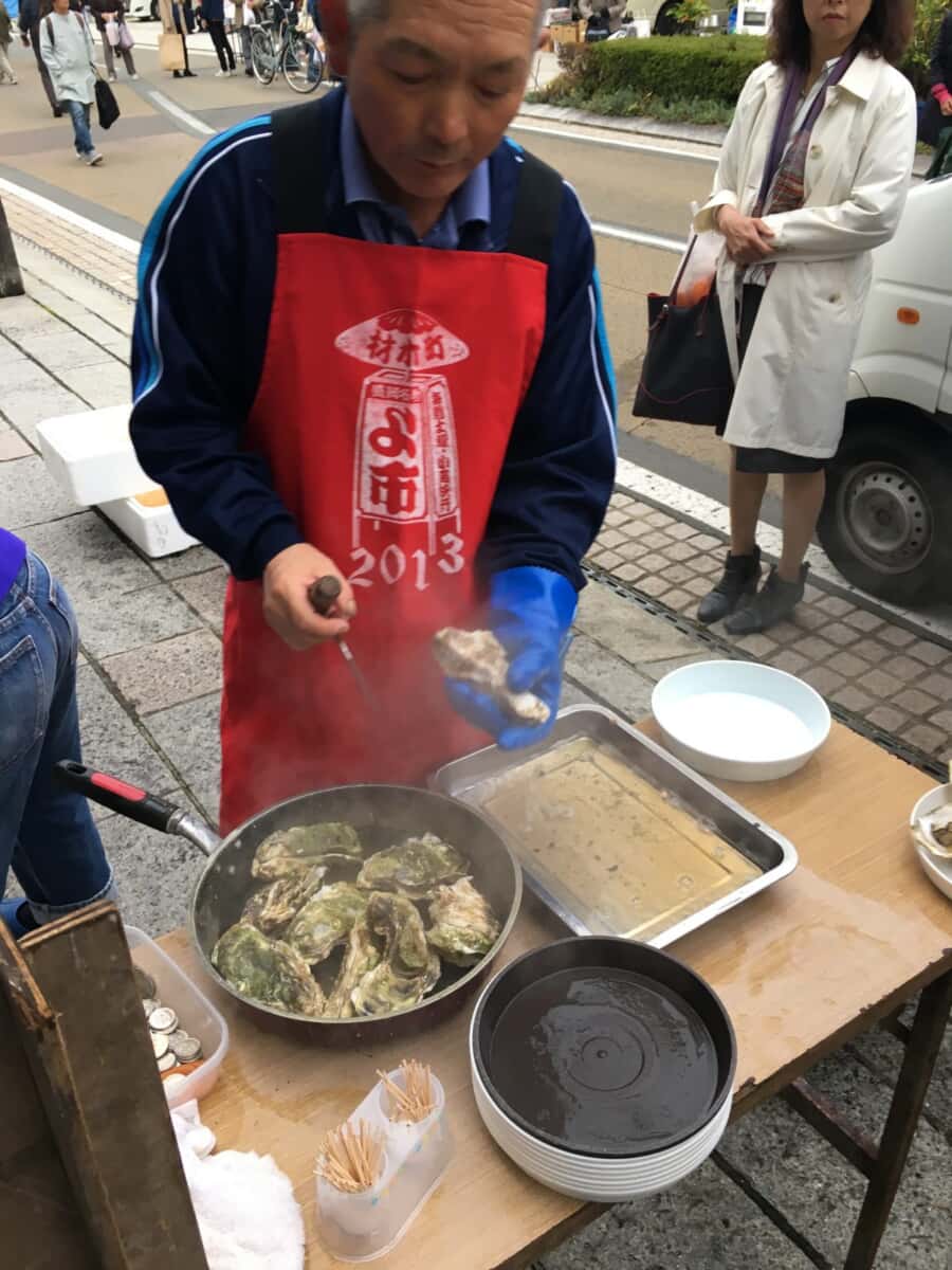 いーとはーぶ　よ市