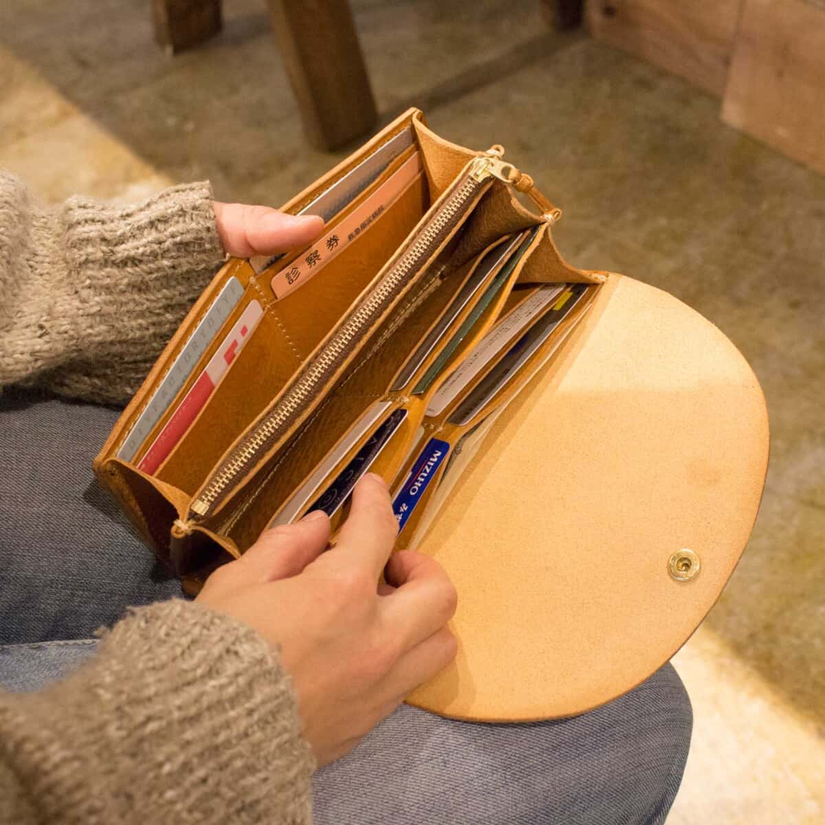 フラップ長財布　ナチュラル