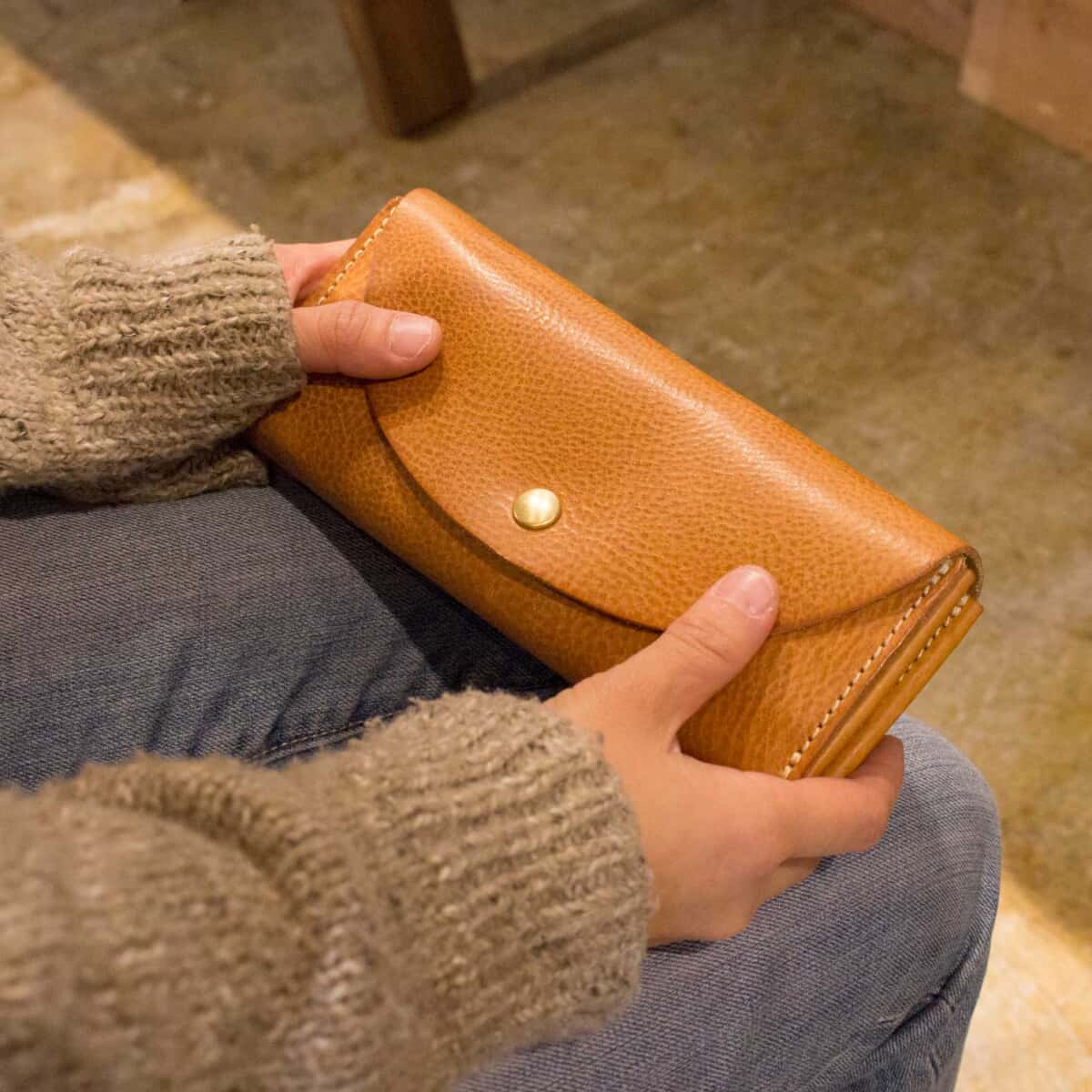 フラップ長財布　ナチュラル