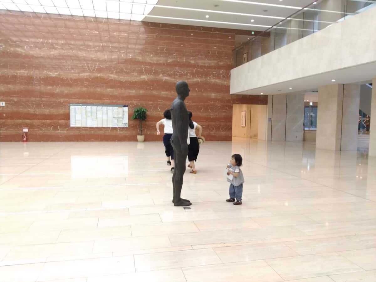 オペラシティ　一階
