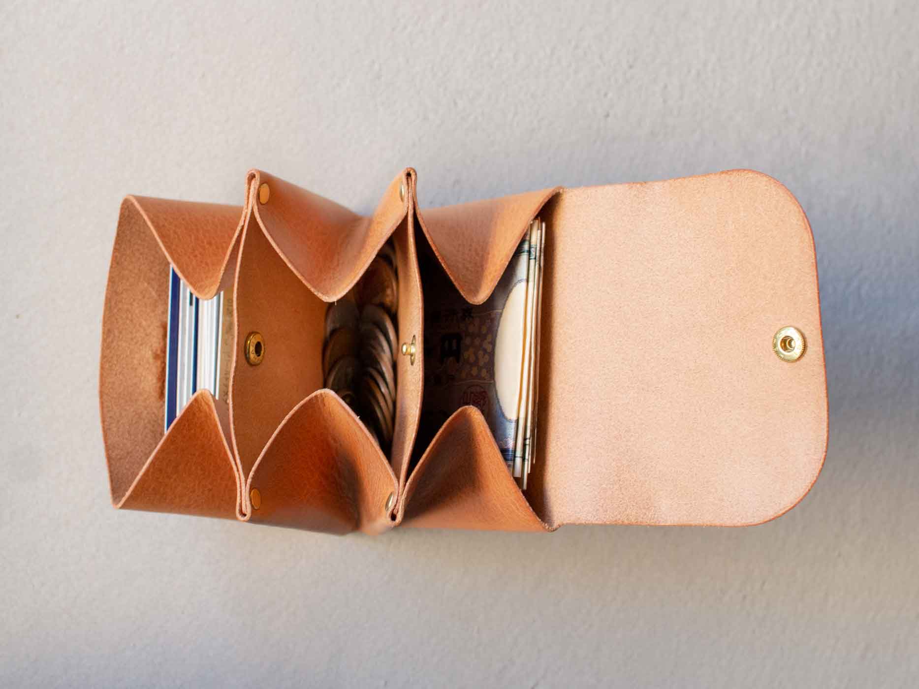 カシメミドル財布　オープン